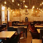 & Restaurant Le Patio 2* 비시