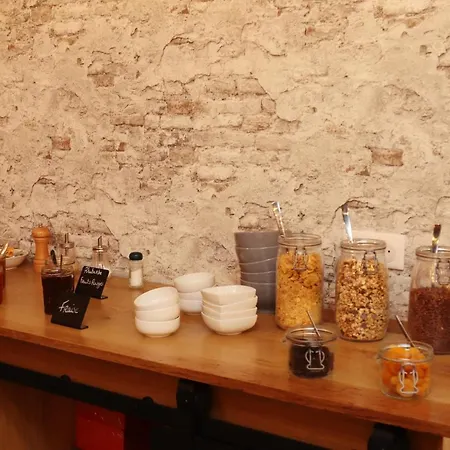 & Restaurant Le Patio 2* Vichy