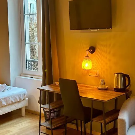 & Restaurant Le Patio 2* فيشي
