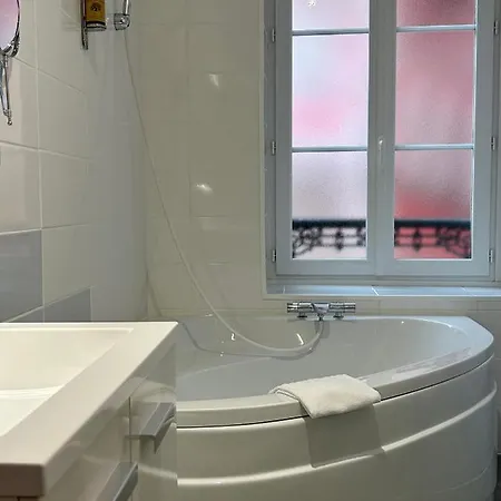 & Restaurant Le Patio Otel Vichy