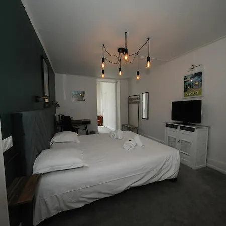 & Restaurant Le Patio 2* Vichy