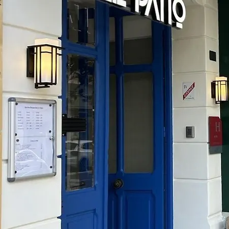 & Restaurant Le Patio Otel 2*