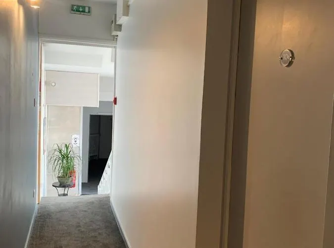 & Restaurant Le Patio Отель 2*