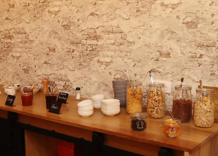 & Restaurant Le Patio 2* Виши