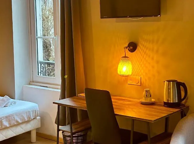 & Restaurant Le Patio 2* Виши