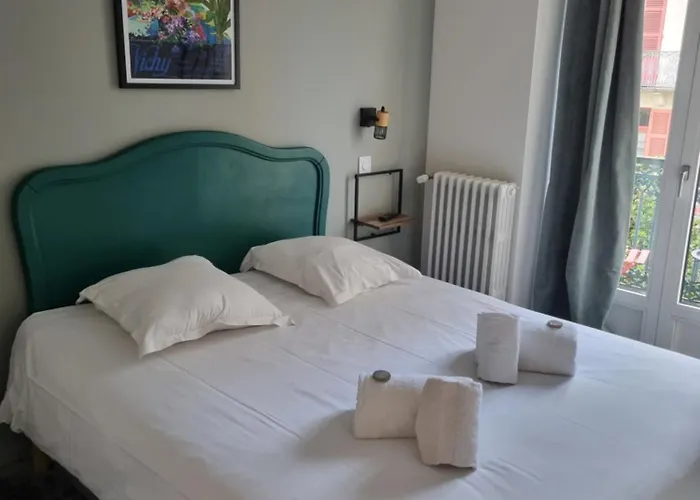 & Restaurant Le Patio Виши