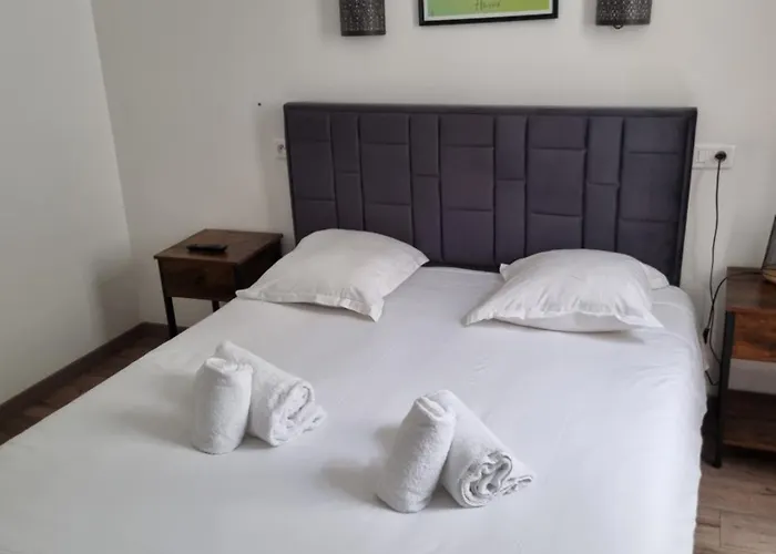 & Restaurant Le Patio Отель